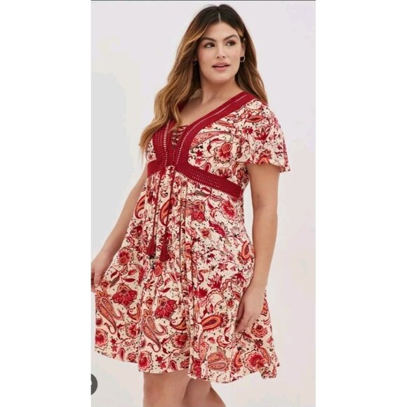 Torrid Mini Gauze Lace-Up Skater Dress Size 00 Red Paisley Crochet Pockets - Picture 1 of 11